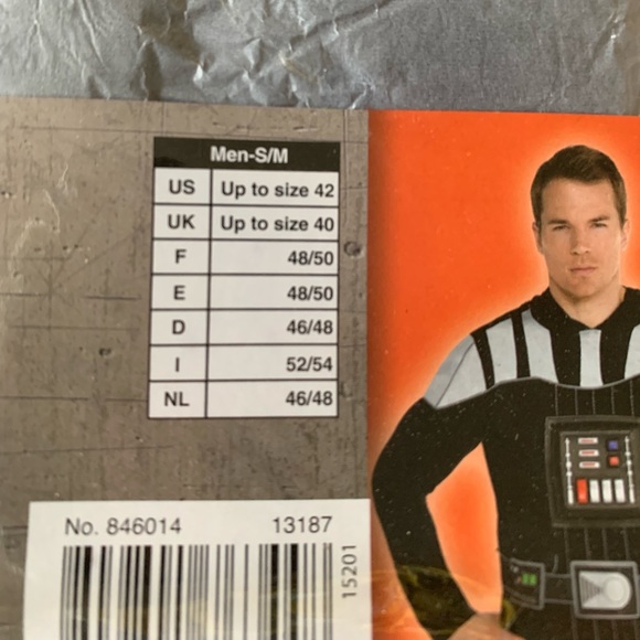New in Package-Darth Vader Hoodie - Picture 4 of 5